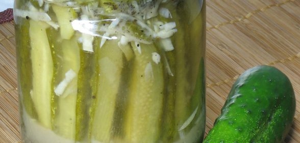 Огурцы с чесноком и перцем