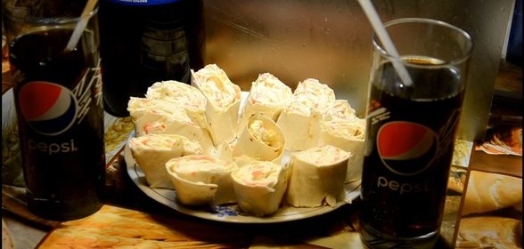 Рулетики с крабовыми палочками. Видео