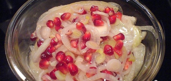 Лук репчатый под уксусом и растительным маслом. Закусон, сэр!