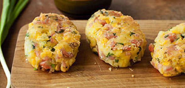 Котлетки из креветок и кукурузы в мультиварке