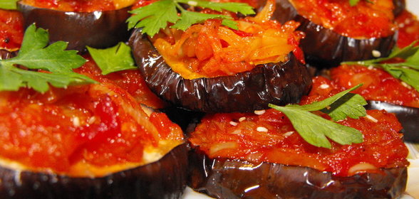 Рольмопс с начинкой из чернослива и орехов