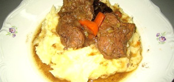 Ароматная томленая свинина с овощами