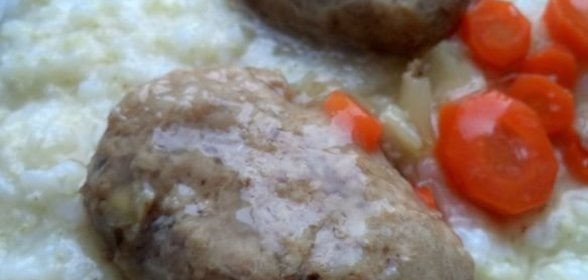 Суп из фасоли с маслом и яйцами