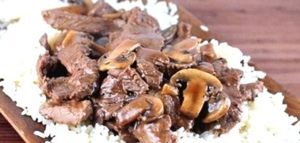 Мясо с грибами в мультиварке