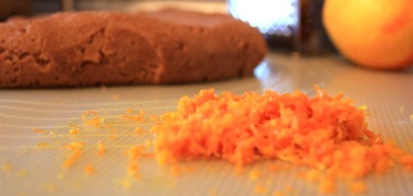 Шоколадно-апельсиновое печенье с цедрой