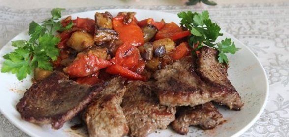 Говяжья вырезка с овощами