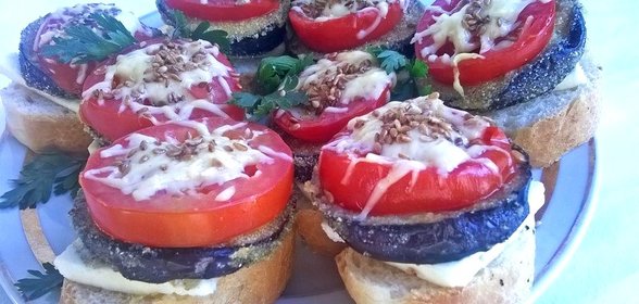 Бутерброды с баклажанами и брынзой