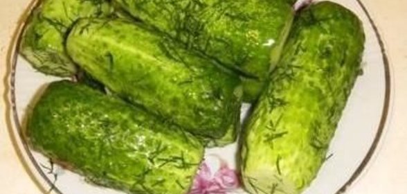 Малосольные хрустящие огурцы в пакете без рассола