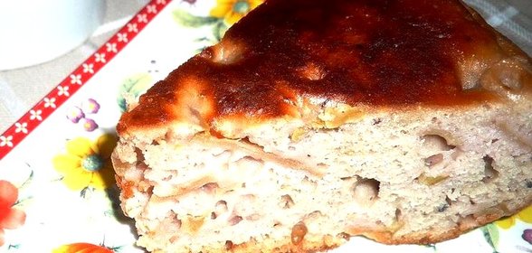 Яблочная шарлотка с вареньем