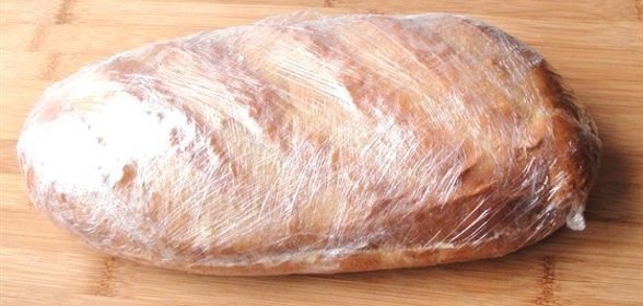 Батон, фаршированный сельдью и яйцами