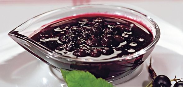 Маринованная черная смородина