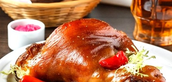 Свиная нога, запеченная в духовке
