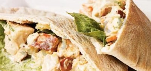 Салат Курица сыр ананас и орехи миндаль