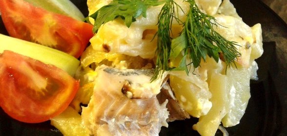 Минтай с картошкой запеченный в духовке