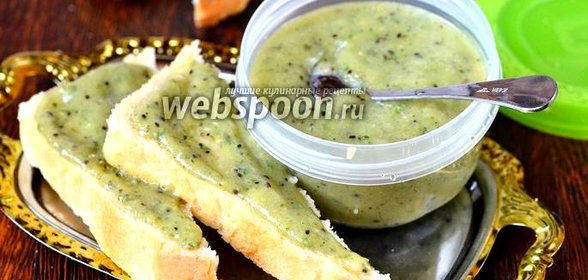 «Живое варенье» из киви и фейхоа с сахаром