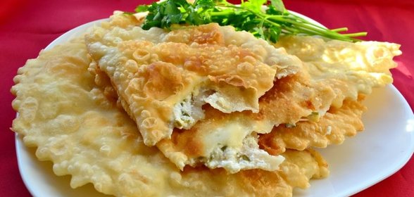 Хрустящие лепешки с сыром Фета и зеленью