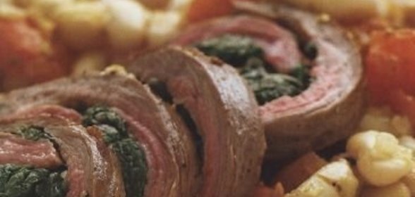 Мясной рулет со шпинатом