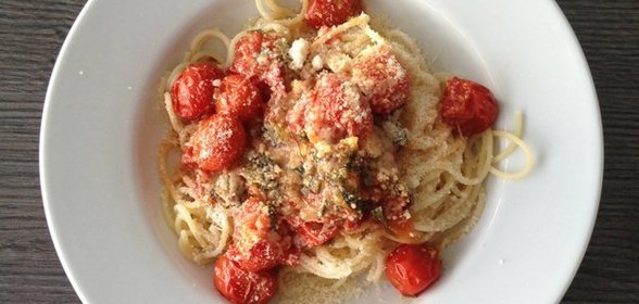 Спагетти с томатами