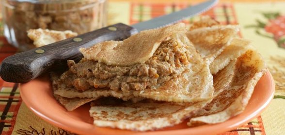 Блины и грибная икра