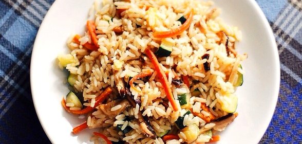 Жареный рис с яйцом по‑китайски