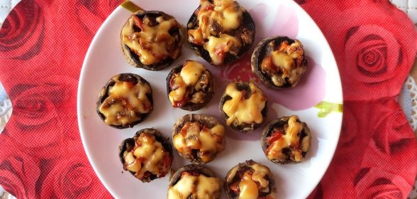 Грибы с начинкой в духовке