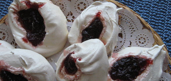 Безе с джемом
