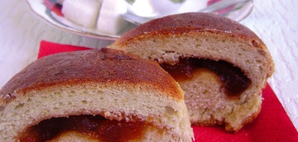 Ароматный отрывной пирог с повидлом