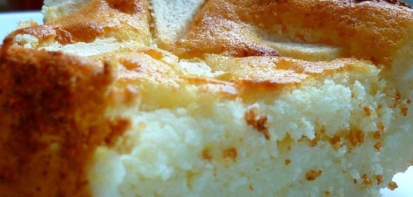 Запеканка с творогом и яблоками