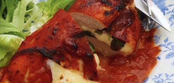 Куриное филе, запеченное с сыром и ветчиной