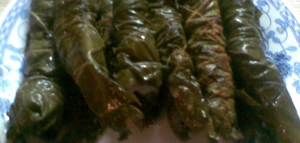Виноградные рулетики со свининой