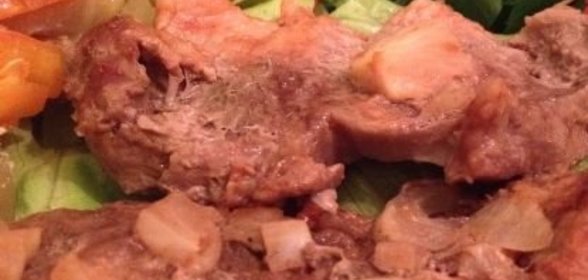 Мясо, запечённое в томатном маринаде