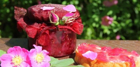 Варенье из лепестков шиповника