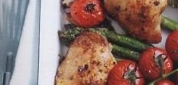 Салат из квашеной капусты с финиками и изюмом