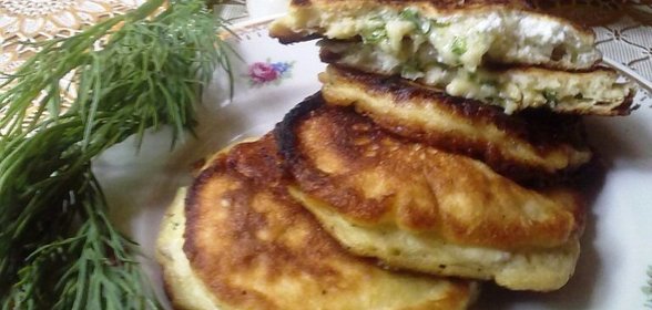 Завтрак для сыроманов и сыроедов: оладьи в стиле «Хачапури»