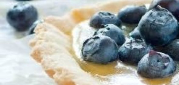 Тарталетки с лимонным курдом и голубикой