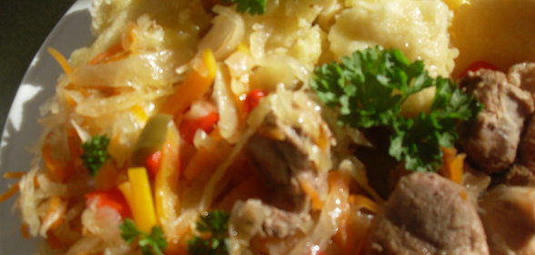 Дрожжевые галушки на квашенной капусте - Dampfnudeln auf Sauerkraut (bäürliche Art)