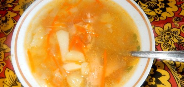 Картофельный суп с консервированной семгой