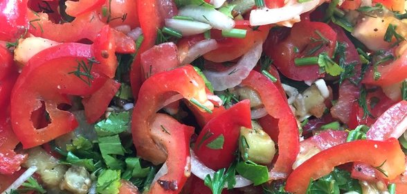 Баклажаны по‑корейски с помидорами