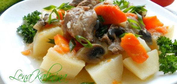 Картофель тушеный со свининой и грибами
