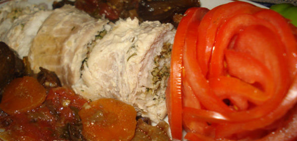 Рыбные рулеты в сметанном соусе