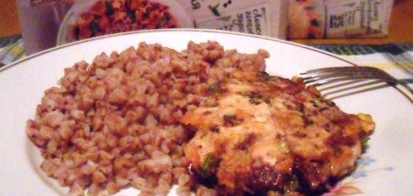 Рубленные котлеты из куриного филе и печени а-ля Медвежья лапа с гречкой за 20 минут