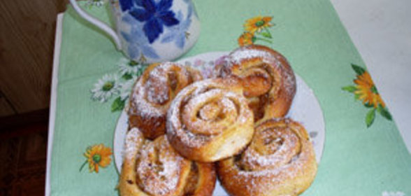 Булочки с вареньем и орехами (вариант)