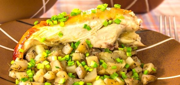 Курица, фаршированная картофелем