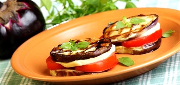 Бутерброд с баклажаном и моцареллой