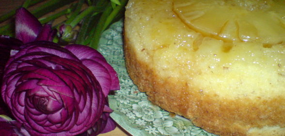 Тортики-малышки с ананасом под ананасовой карамелью