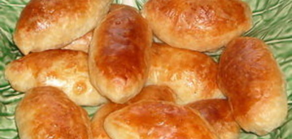 Пирожки с капустой из слоеного дрожжевого теста