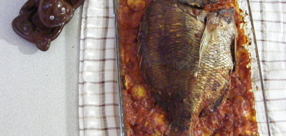 рыба под кисло- сладким соусом запеченная