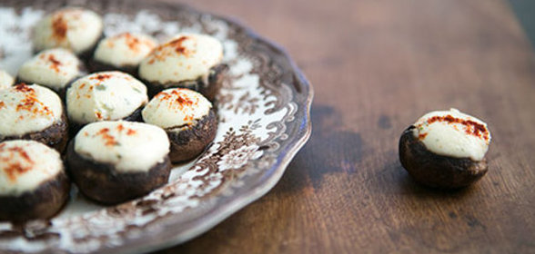 Шампиньоны, фаршированные сыром