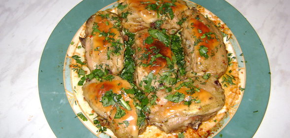 Запеченая курица в нежном маринаде