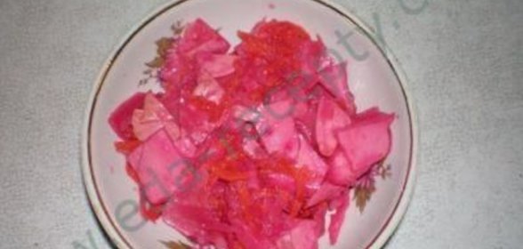 Квашеная капуста со свеклой
